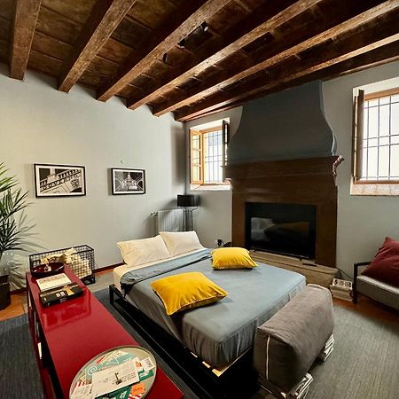 Dimora Legnazzi_A Gem In The Heart Of Brescia Apartment Bagian luar foto