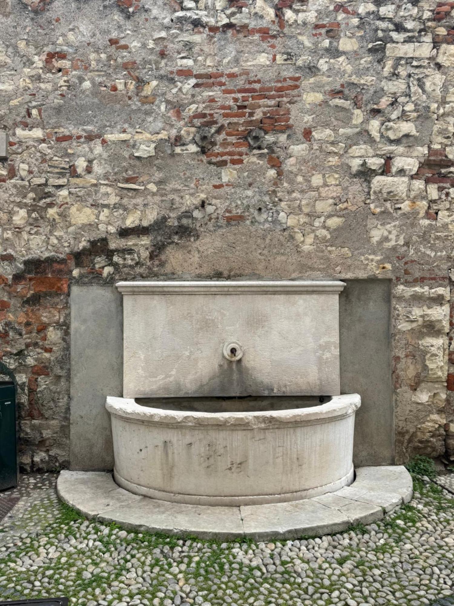 Dimora Legnazzi_A Gem In The Heart Of Brescia Apartment Bagian luar foto