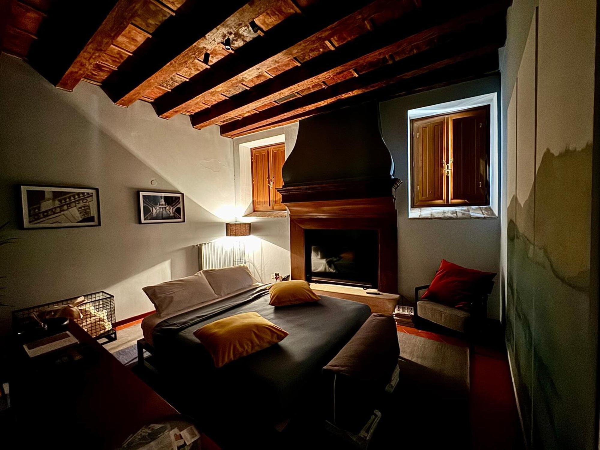 Dimora Legnazzi_A Gem In The Heart Of Brescia Apartment Bagian luar foto